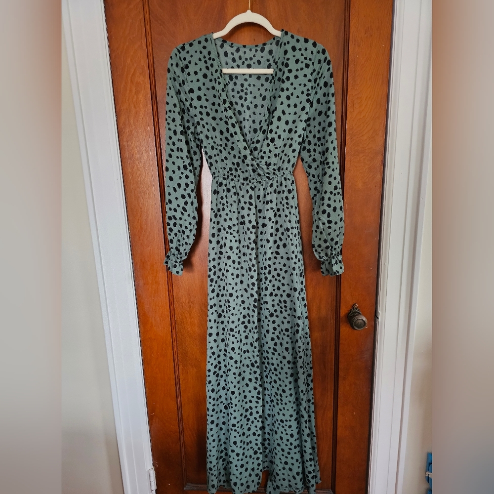 Maxi dress with long sleeves from Amazon.